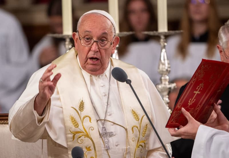 ‘Supported by God’s People’: Pope Francis Thanks Well-Wishers Amid Health Battle